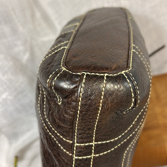 Coach weathered leather bag with solid sturdy hardware and large tag - Picture 7 of 16